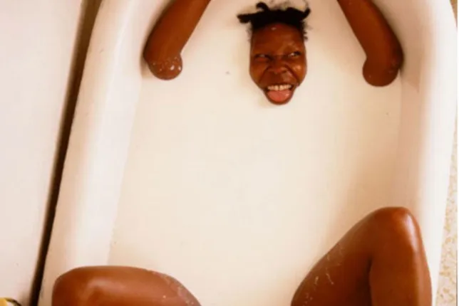 Annie-leibovitz-whoopi-goldberg-milk-photo